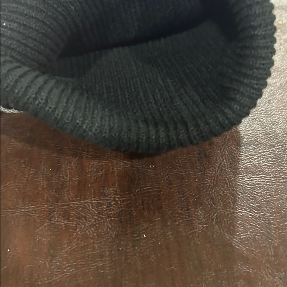 The North Face Ribbed Black Knit Hat - Picture 4 of 6